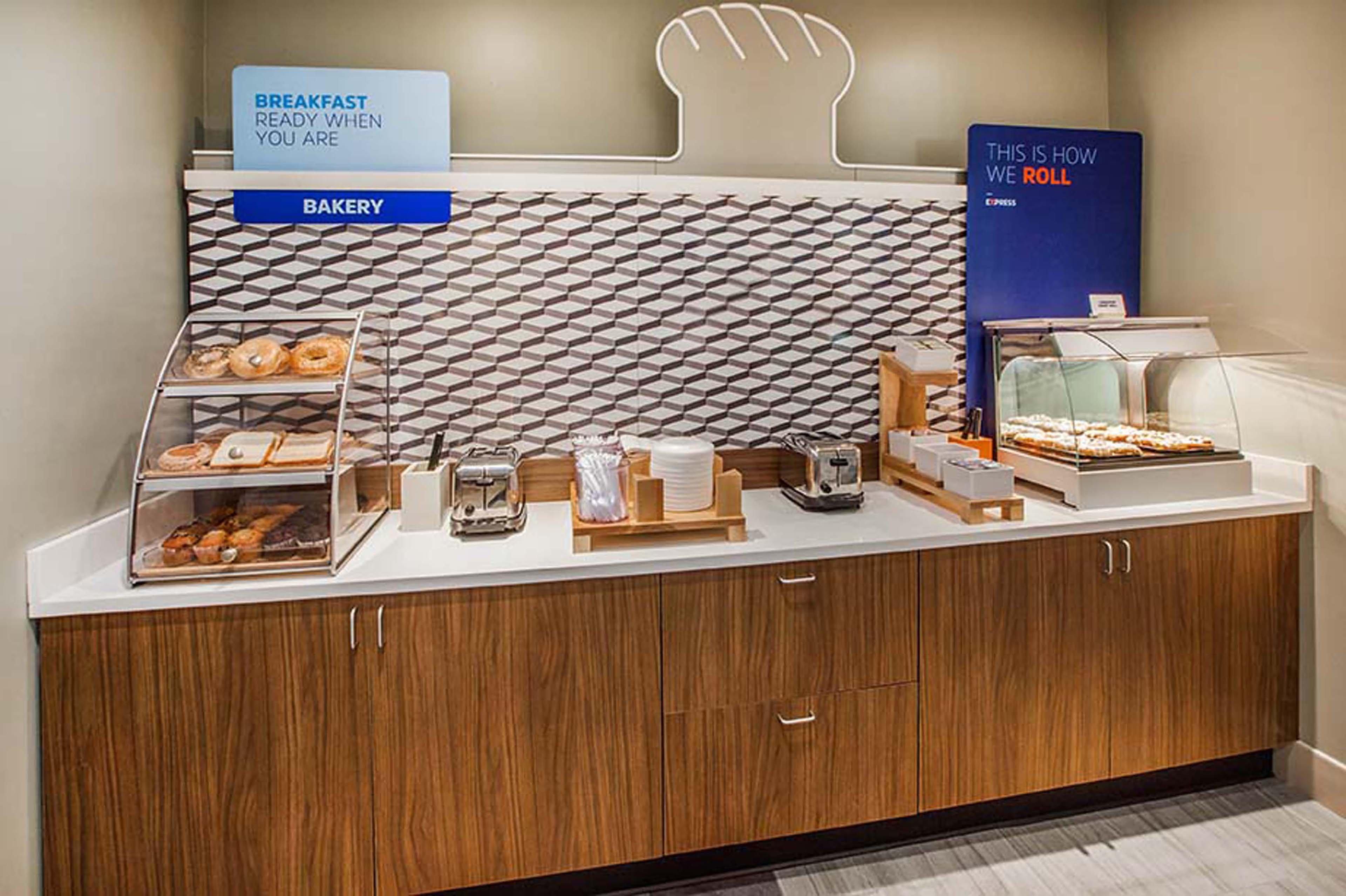 Holiday Inn Express & Suites Carpinteria By Ihg Eksteriør billede