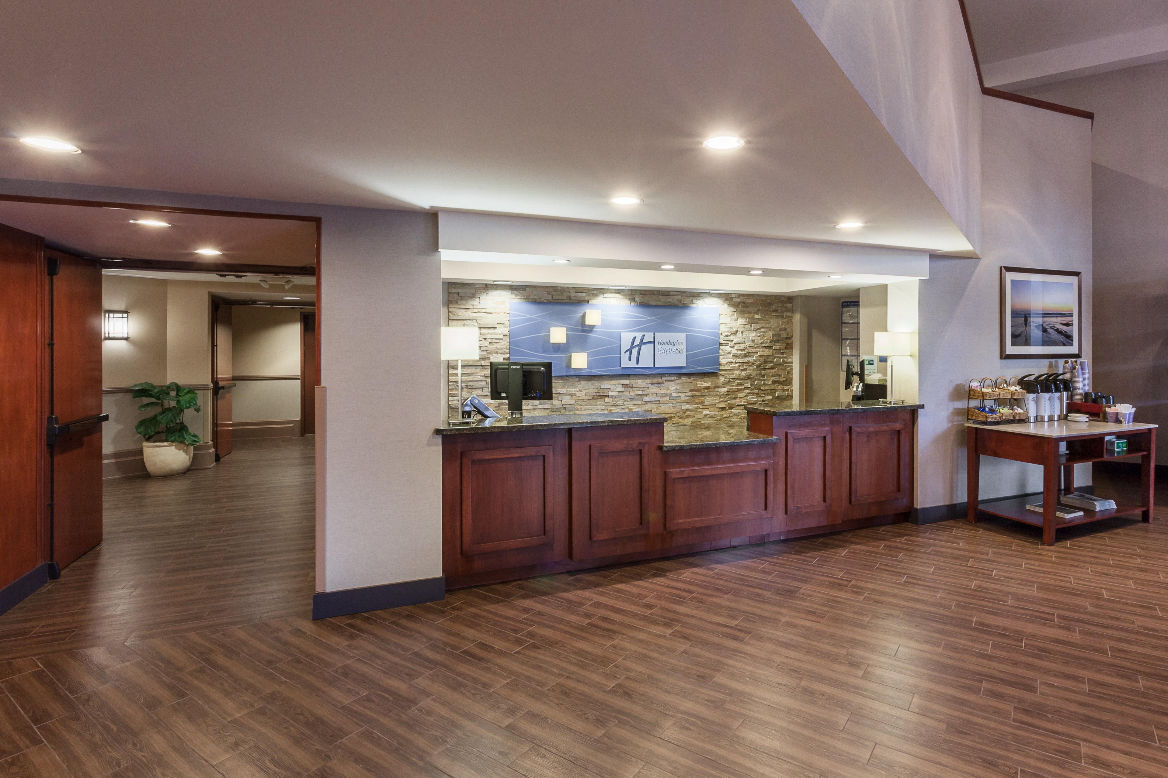 Holiday Inn Express & Suites Carpinteria By Ihg Eksteriør billede
